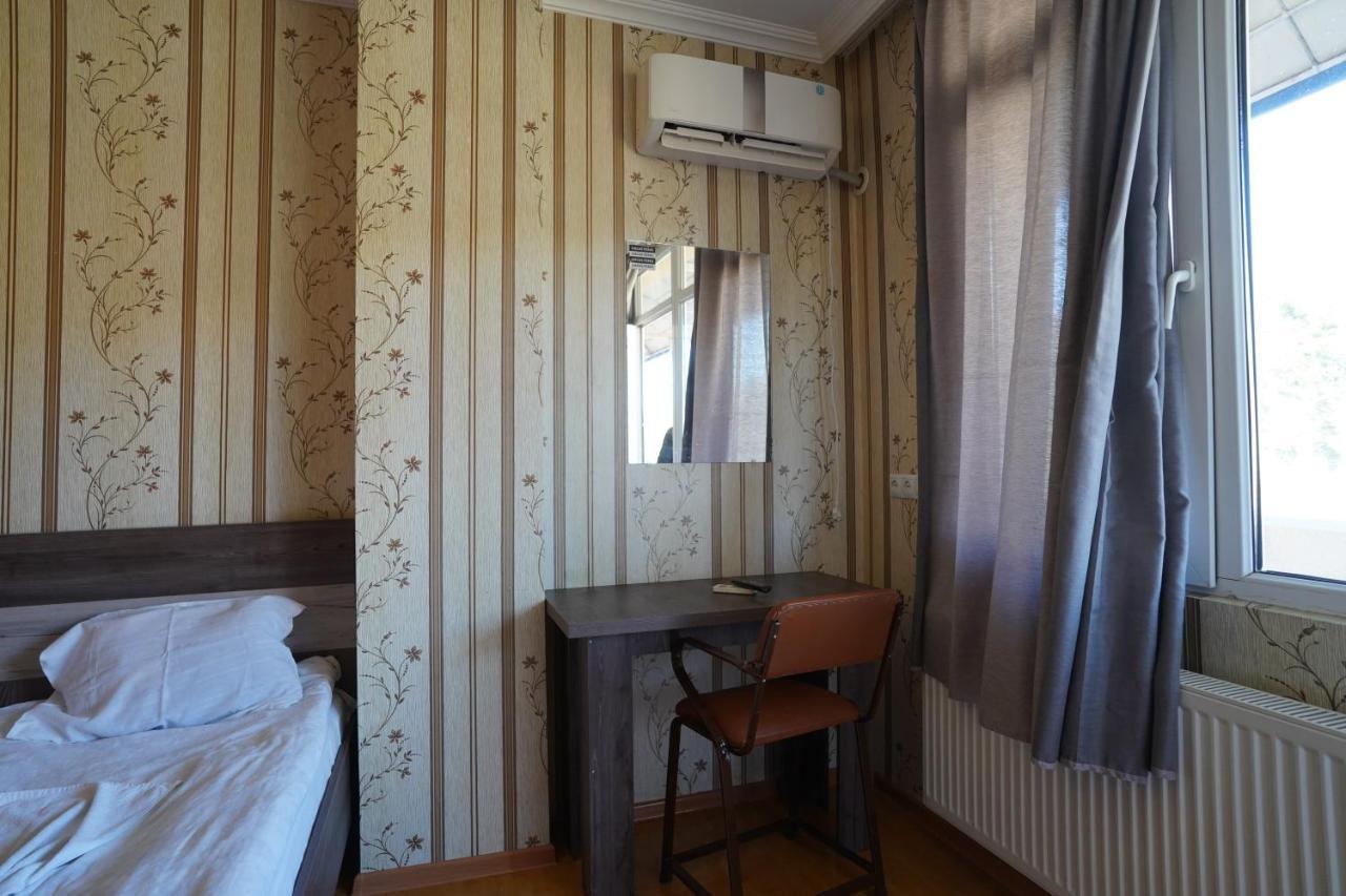 Imperator 1 Hotel 쿠타이시 외부 사진