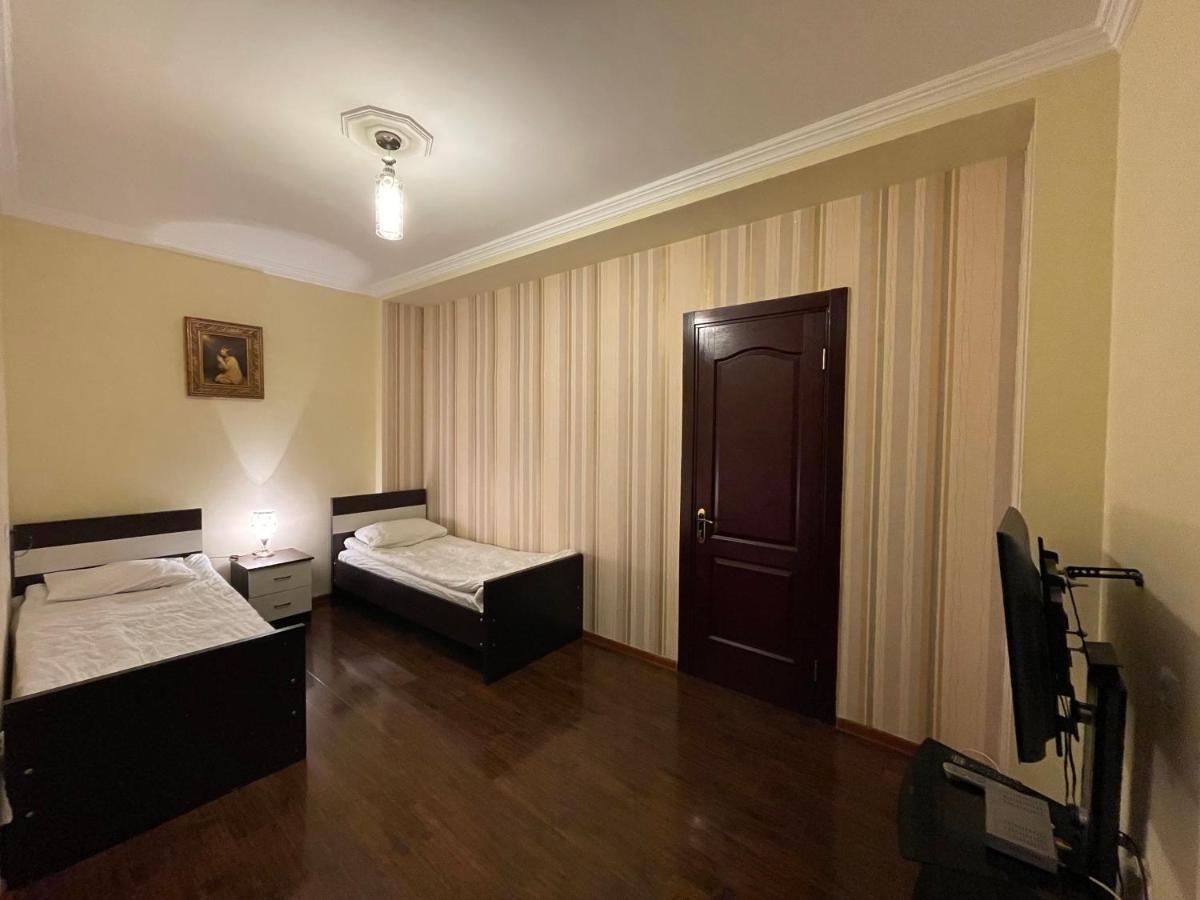 Imperator 1 Hotel 쿠타이시 외부 사진
